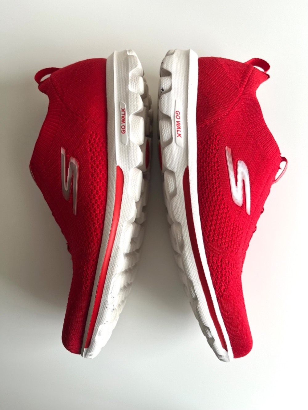 Sketchers Go Walk Travel Sneakers Women's Walking Shoes Size 8 Red - Picture 3 of 9